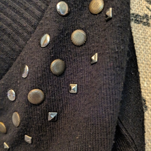 ✴️ Decree Sleeveless Sweater ✴️ - Picture 4 of 7